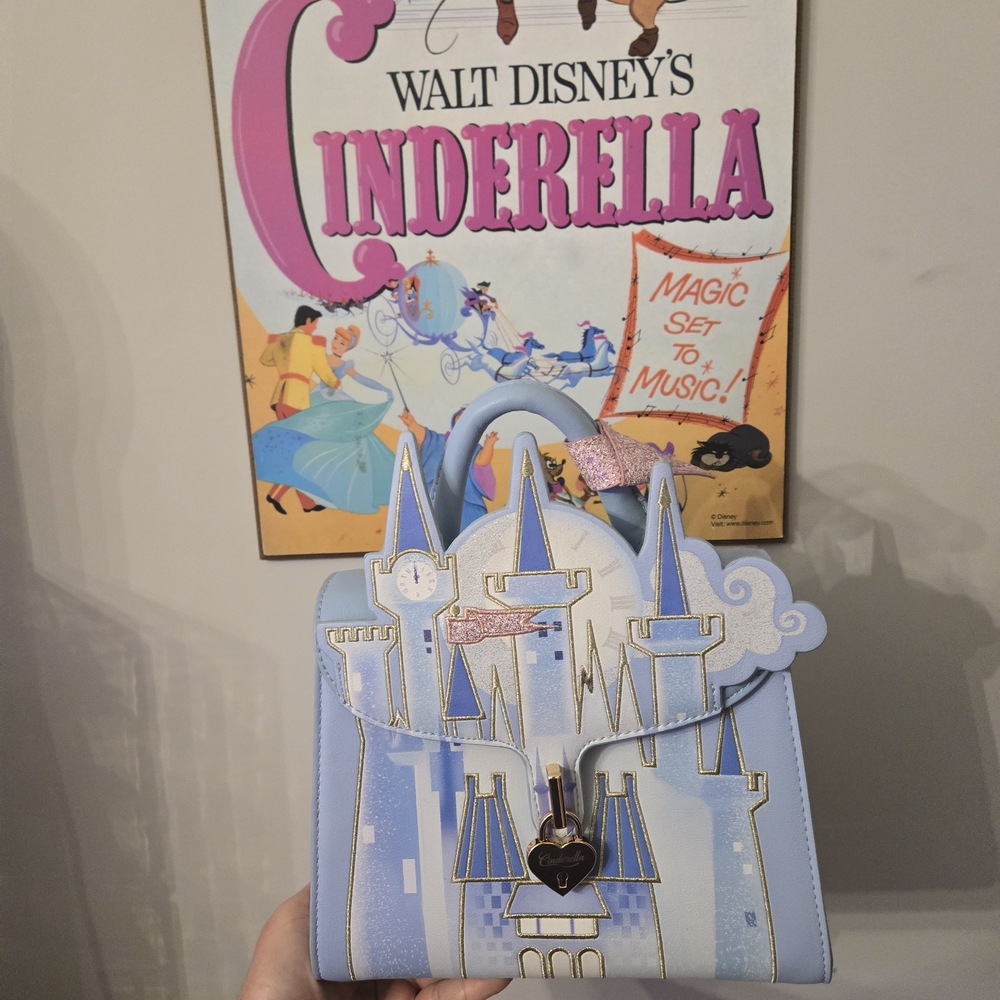 Danielle Nicole Disney Cinderella Charming Castle Bag. Long Retired.